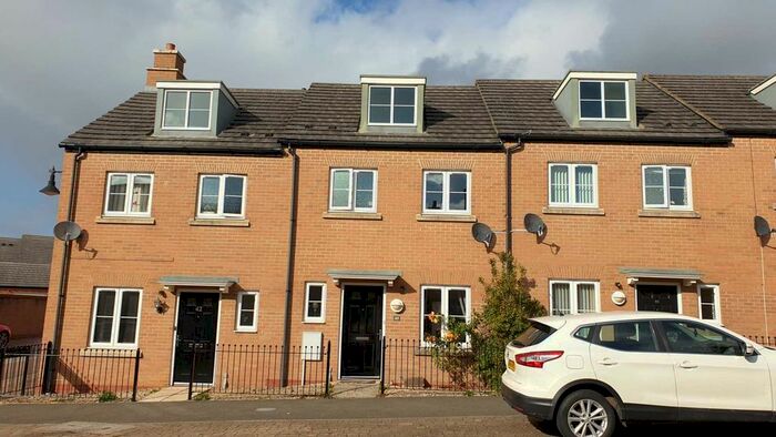 3 Bedroom Terraced House To Rent In Milgrove Street, Swindon, SN25