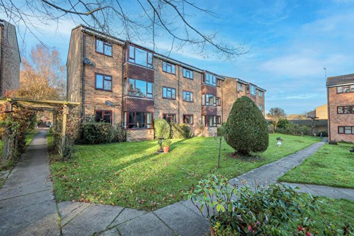 2 Bedroom Flat For Sale In Kelsey Court, Burgess Hill, RH15