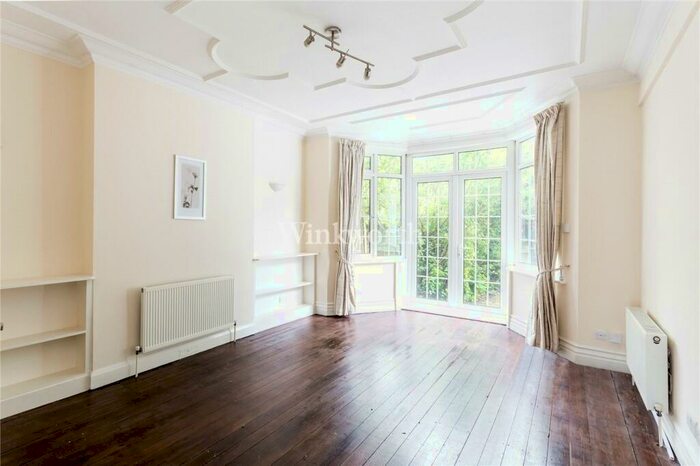 2 Bedroom Apartment To Rent In Ravenscroft Avenue, London, NW11
