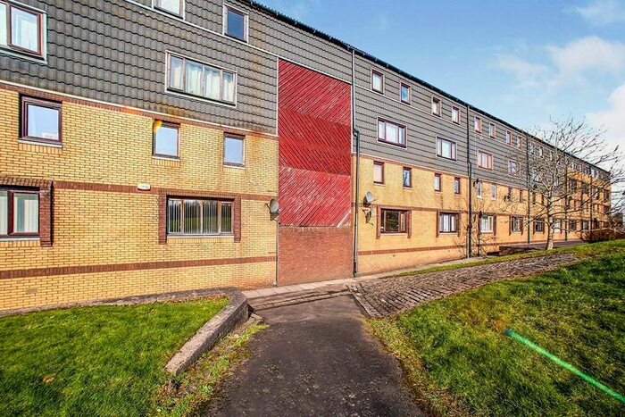 3 Bedroom Flat To Rent In Braehead Road, Cumbernauld, Glasgow, North Lanarkshire, G67