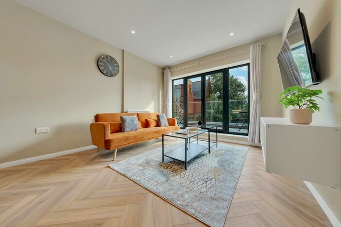 2 Bedroom Flat To Rent In Canberra Road, London, W13