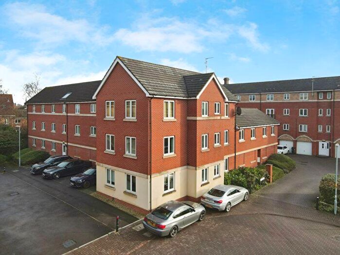 2 Bedroom Flat For Sale In Padstow Road, Swindon, Wiltshire, SN2