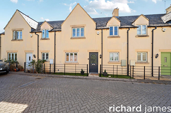 4 Bedroom Terraced House For Sale In Winchcombe Gardens, South Cerney, GL7
