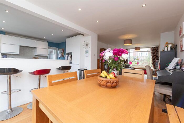 4 Bedroom Semi Detached House For Sale In Springwell Avenue, Durham, DH1