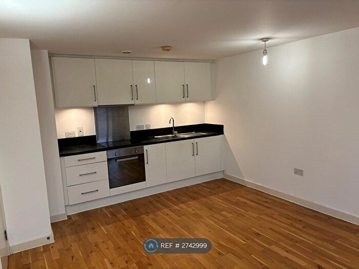 1 Bedroom Flat To Rent In Bridgepoint House, Greenford, UB6