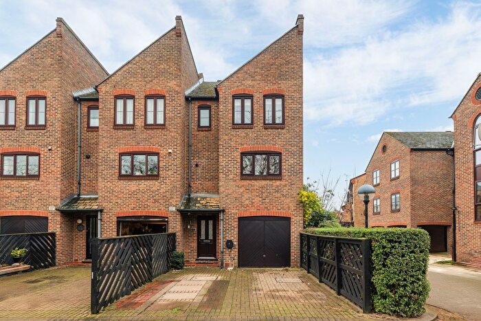 4 Bedroom Detached House For Sale In Plymouth Wharf, London, E14