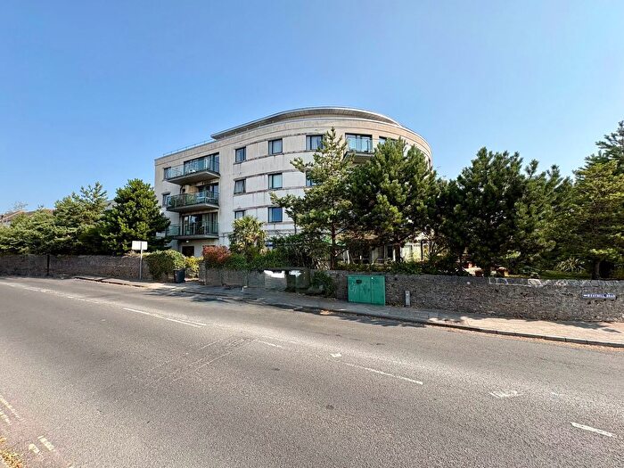 1 Bedroom Flat For Sale In St Marychurch, Torquay, TQ1