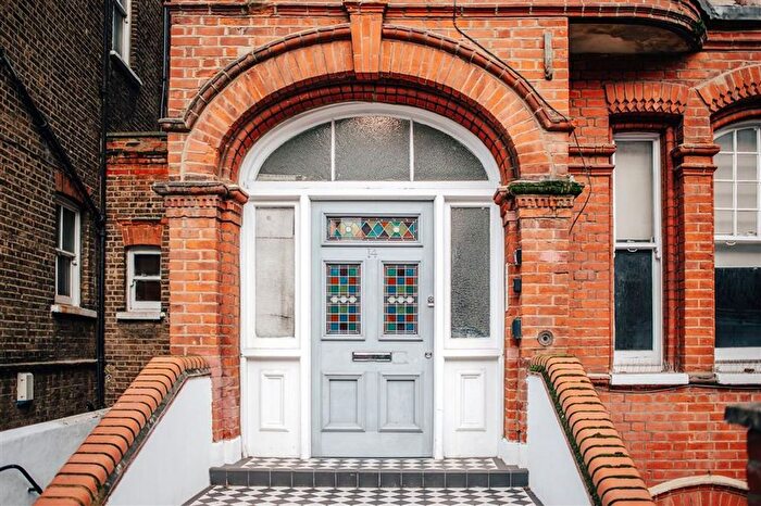 3 Bedroom Flat For Sale In Mornington Avenue, Kensington Olympia, W14
