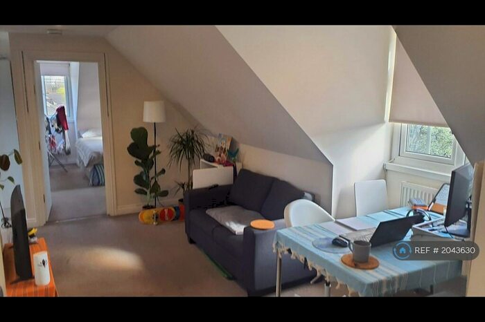 1 Bedroom Flat To Rent In Sheaveshill House, London, NW9