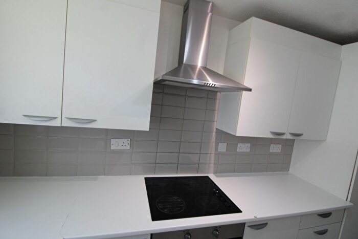 1 Bedroom Flat To Rent In Mary Datchelor Close, London, SE5