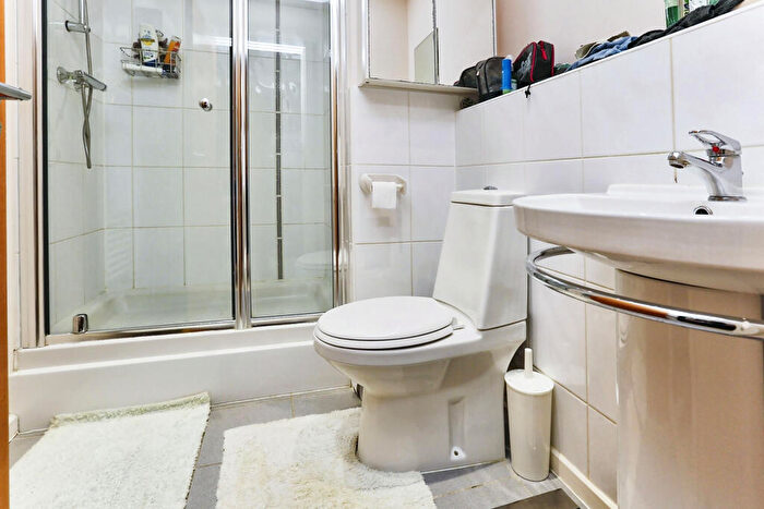 2 Bedroom Apartment For Sale In St. Georges Walk, Gosport, PO12