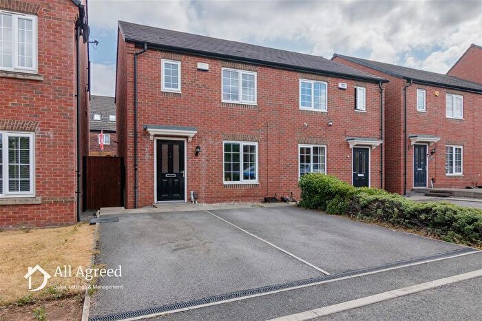 3 Bedroom Semi-Detached House For Sale In Weavers Way, South Normanton, DE55