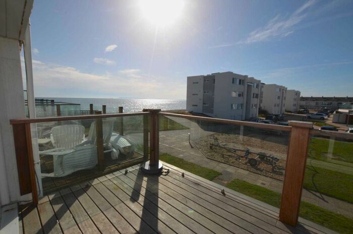 3 Bedroom Terraced House To Rent In Marineside, Bracklesham, PO20