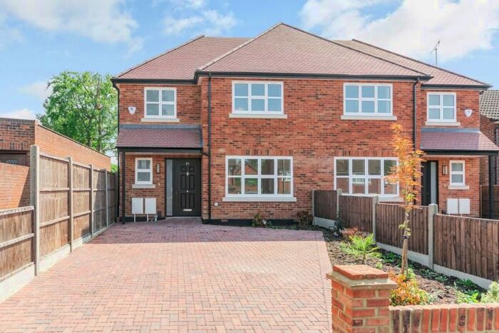 3 Bedroom Semi-Detached House To Rent In Hare Crescent, Watford, WD25