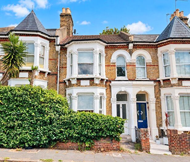 3 Bedroom Terraced House For Sale In Listria Park, Stoke Newington, N16