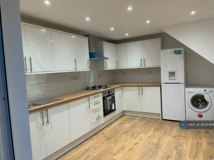 3 Bedroom End Of Terrace House To Rent In Teversham Drift, Cambridge, CB1