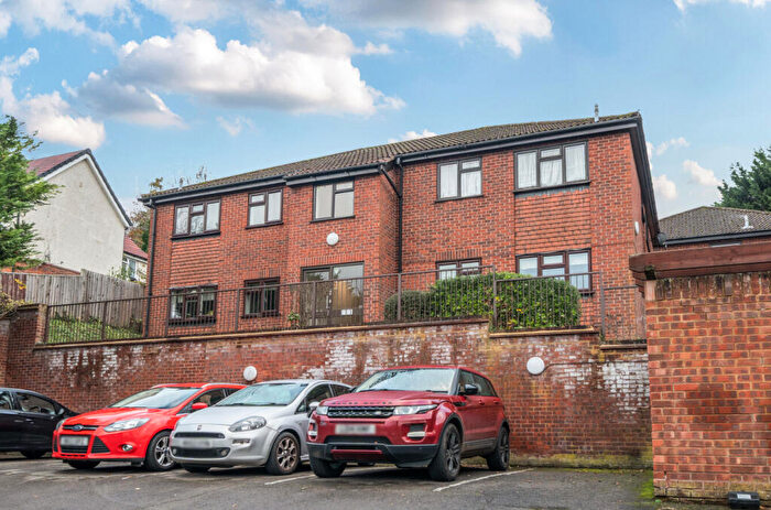 2 Bedroom Apartment For Sale In Kaybridge Close, High Wycombe, Buckinghamshire, HP13