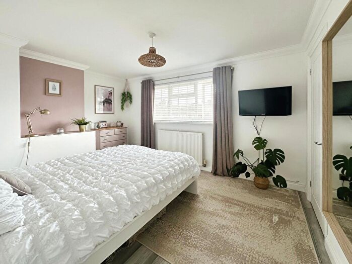 2 Bedroom Semi-Detached House For Sale In Winterslow Drive, Havant, PO9