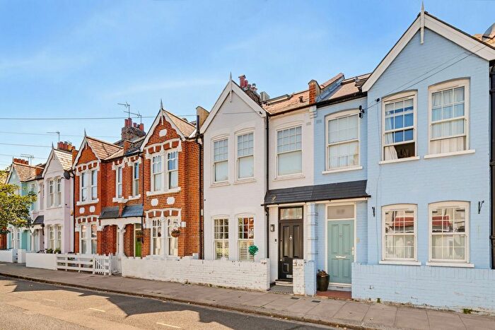 3 Bedroom Terraced House For Sale In Thorpebank Road, London, W12