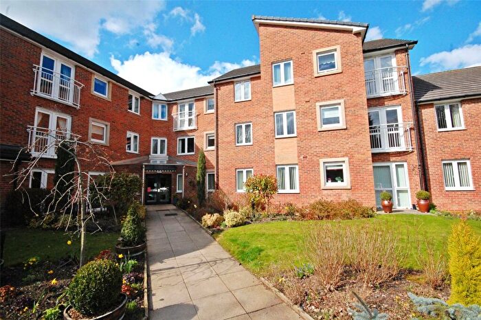 1 Bedroom Apartment For Sale In Camsell Court, Framwellgate Moor, Durham, DH1