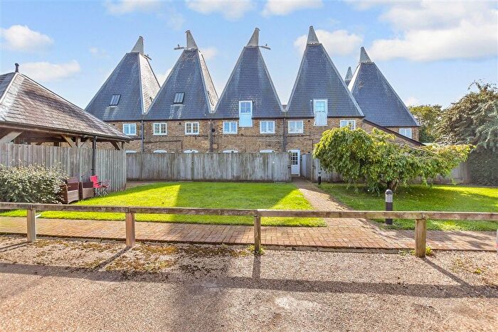 1 Bedroom Flat For Sale In London Road, Teynham, Kent, ME9