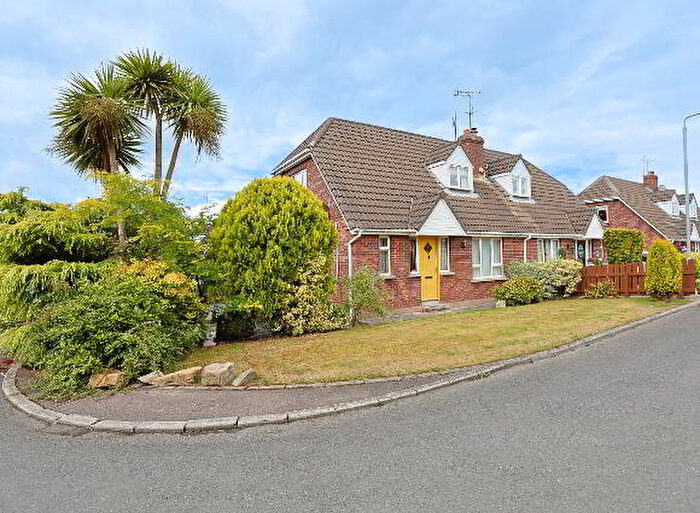 3 Bedroom Semi-detached Chalet Bungalows For Sale In Thornhill Crescent, Craigavon, BT62