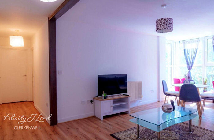 2 Bedroom Apartment To Rent In Seward Street, London, EC1V