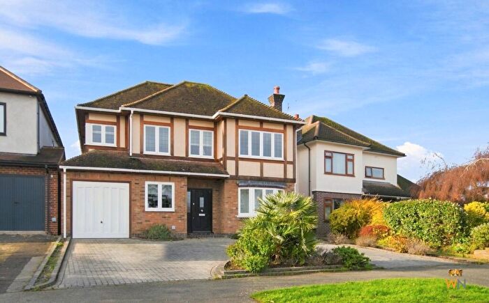 4 Bedroom Detached House For Sale In Surman Crescent, Hutton, CM13