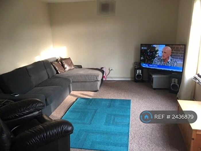 2 Bedroom Flat To Rent In Chantry Court, Frimley, GU16