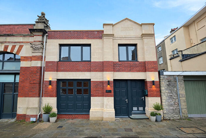 2 Bedroom House To Rent In Alma Vale Road, Clifton, BS8