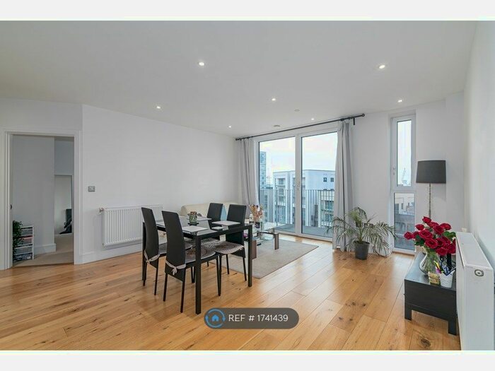 2 Bedroom Flat To Rent In Emily Street, London, E16