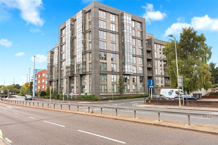 1 Bedroom Flat For Sale In West Street, Watford, Hertfordshire, WD17