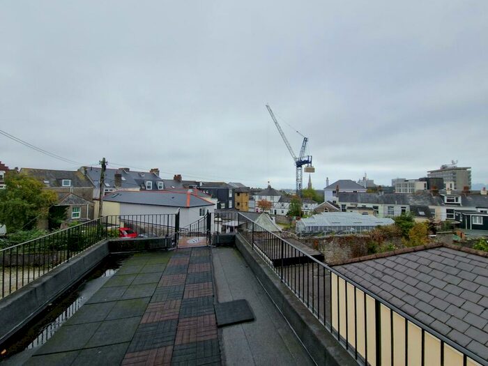 1 Bedroom Apartment To Rent In North Road East, F3