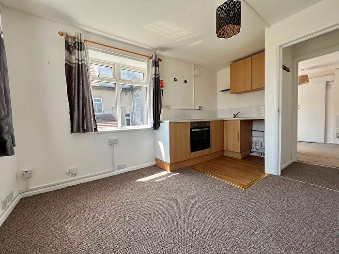 1 Bedroom Flat To Rent In St. Andrews Road, Paignton, TQ4
