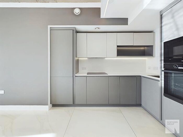 2 Bedroom Apartment To Rent In Apt . :: One Silk Street, M4