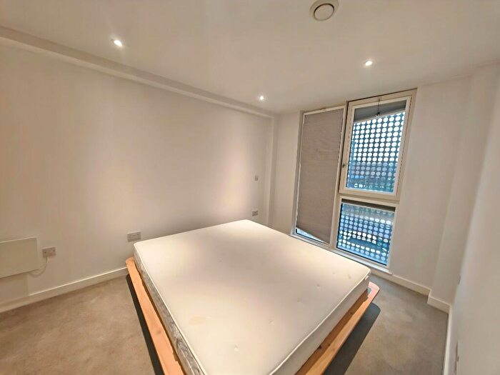 2 Bedroom Apartment To Rent In Boundary Lane, Manchester, Greater Manchester, M15