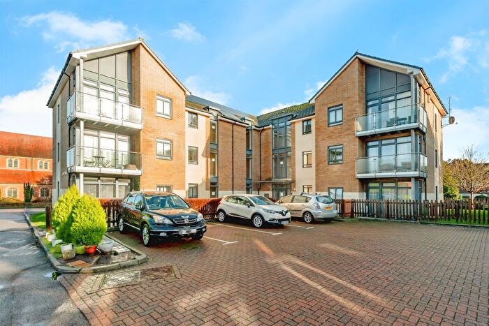 1 Bedroom Flat For Sale In Carlton Road, Redhill, RH1