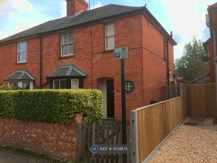 3 Bedroom Semi-Detached House To Rent In Berkeley Road, Newbury, RG14