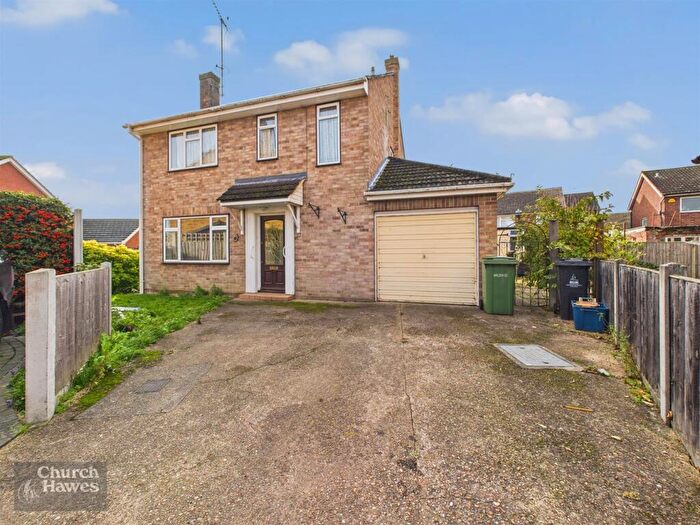 3 Bedroom Detached House For Sale In Crescent Road, Heybridge, CM9