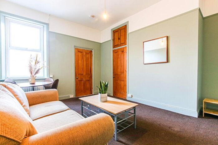 3 Bedroom Apartment To Rent In Ashleigh Grove, West Jesmond, NE2