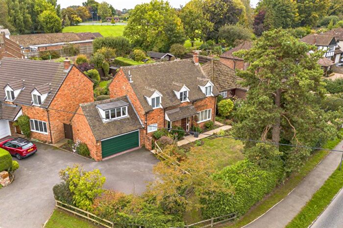 5 Bedroom Detached House For Sale In North Road, Widmer End (no Chain), HP15