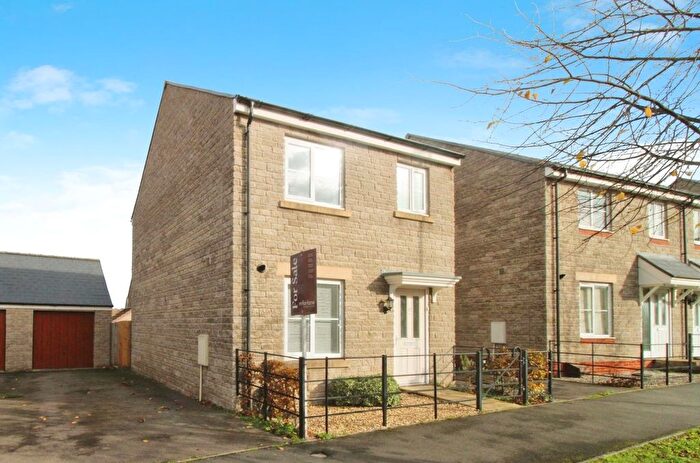 3 Bedroom Detached House For Sale In Cowleaze, Purton, SN5