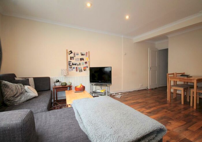 2 Bedroom Flat To Rent In Ascham Street, Kentish Town, NW5
