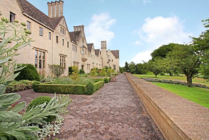 2 Bedroom Flat For Sale In Gyde Road, Painswick, Stroud, GL6