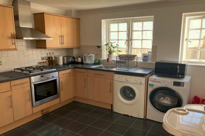 2 Bedroom Flat To Rent In Chy Pons, St. Austell, PL25