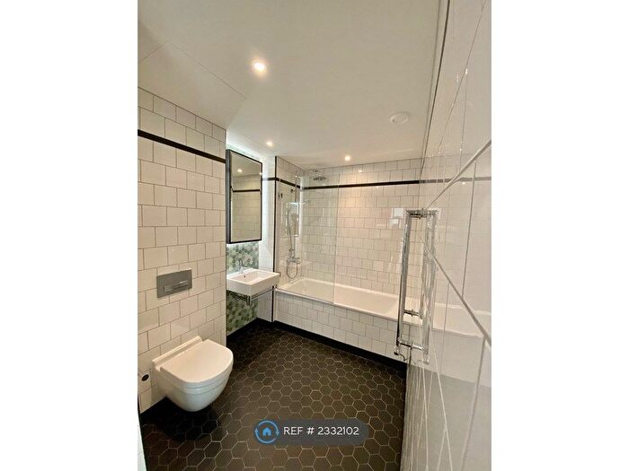 1 Bedroom Flat To Rent In London City Island, London, E14