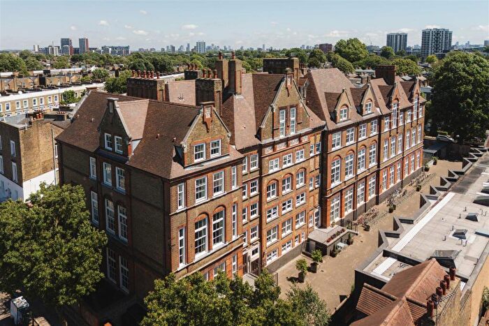 2 Bedroom Flat For Sale In Ecclesbourne Road, London, N1