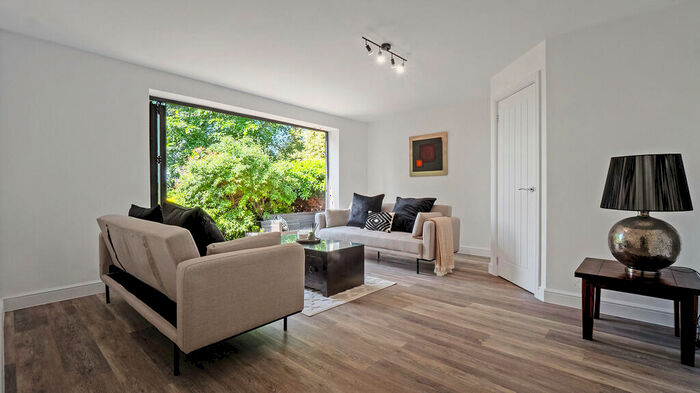 5 Bedroom Detached House For Sale In Main Street, Walton-on-Trent, DE12