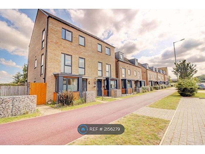 4 Bedroom Semi-Detached House To Rent In Hayton Way, Tattenhoe Park, Milton Keynes, MK4