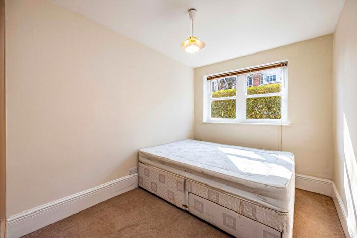 2 Bedroom Apartment To Rent In Park Drive, Ashley House Park Drive, NG7